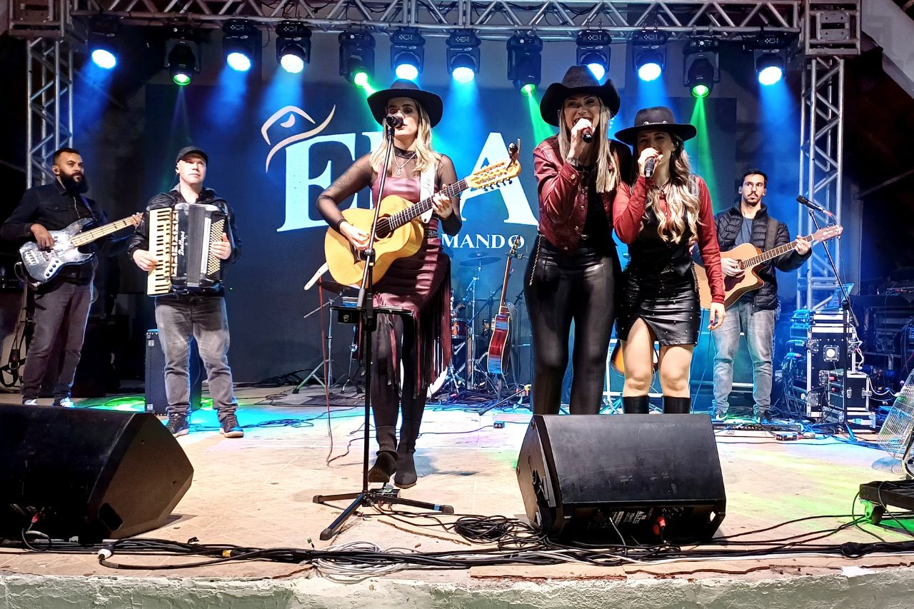 Mais de 15 mil pessoas participam da 60ª Festa do Pinhão