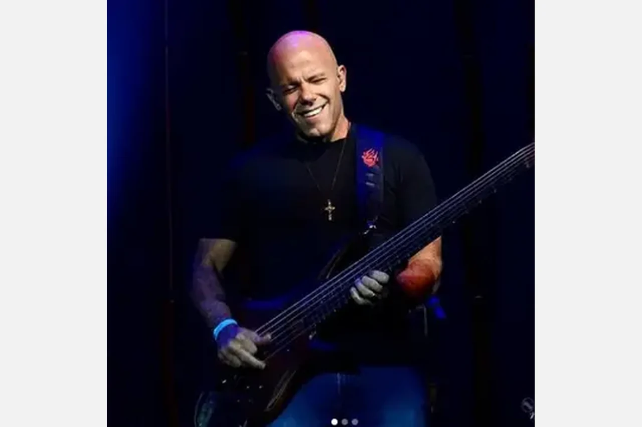 Músico André Neiva em imagem divulgada pelo projeto ALUZ