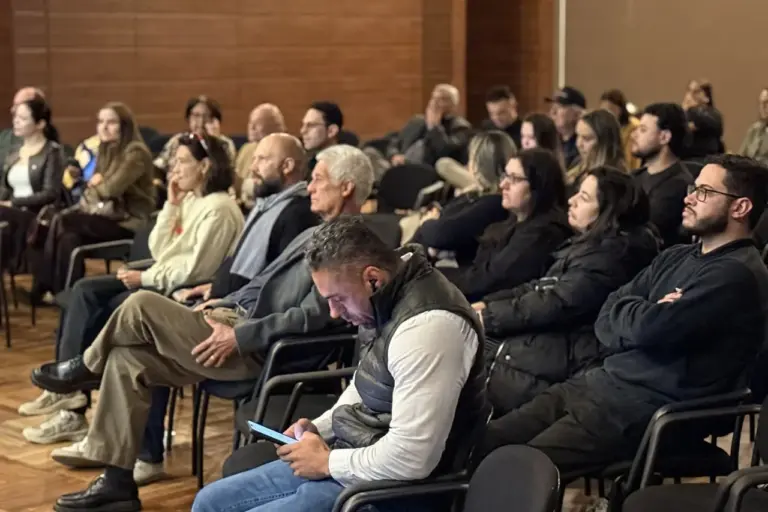 Glória Bravin assume presidência do Convention de Campos do Jordão