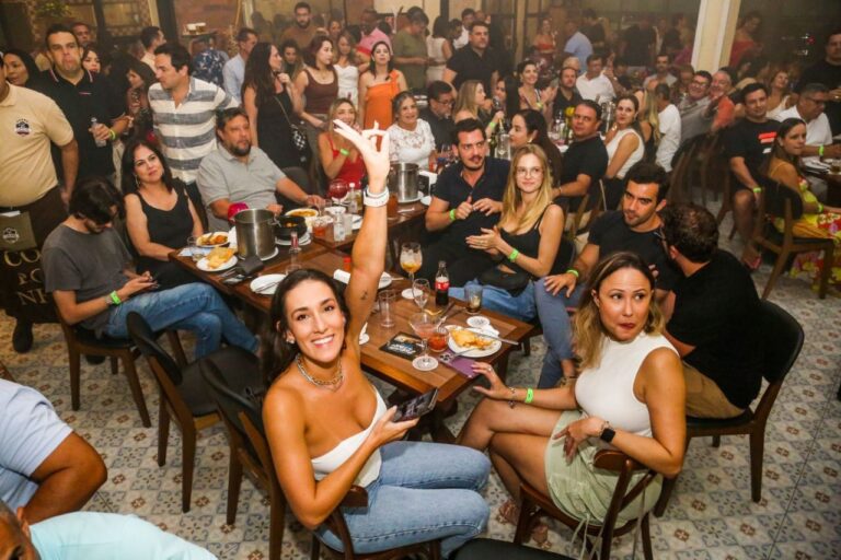 Bar Coronel comemora 34 anos com show da Banda Phaser em São José dos Campos
