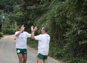 Revezamento entre corredores - Caminhos da Fé: