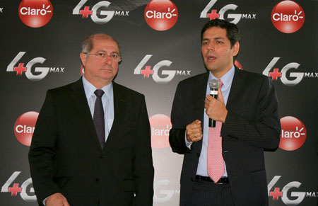 Ministro das Comunicações, Paulo Bernardo e o presidente da Claro, Carlos Zenteno