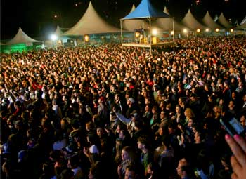 Público lota show de aniversário de Campos do Jordão
