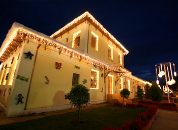 Estação do Bondinho Iluminada