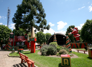 Casa de Brinquedo na Praça