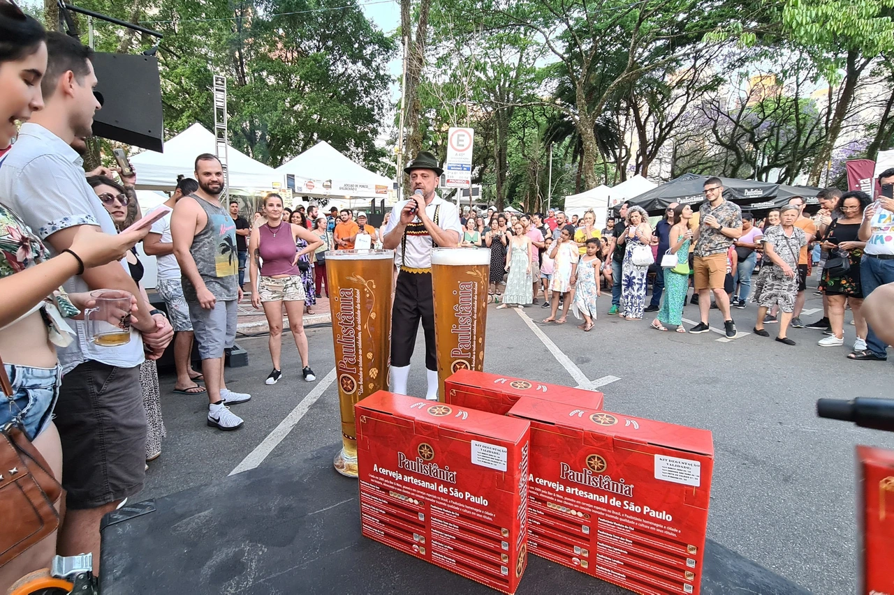 Público em edição anterior da Oktoberfesta de Moema.