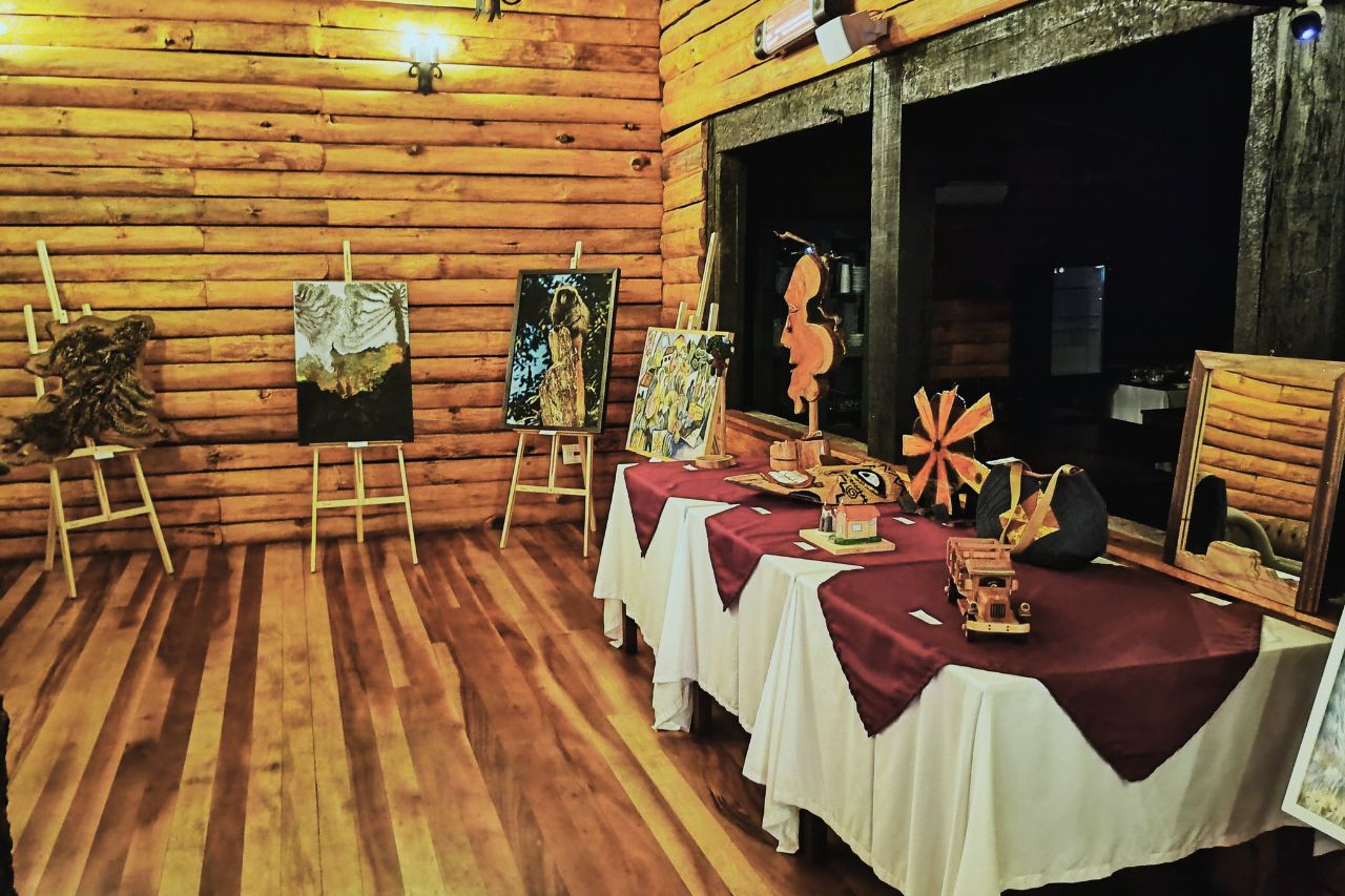 Exposição de arte comemora os 152 anos de Campos do Jordão
