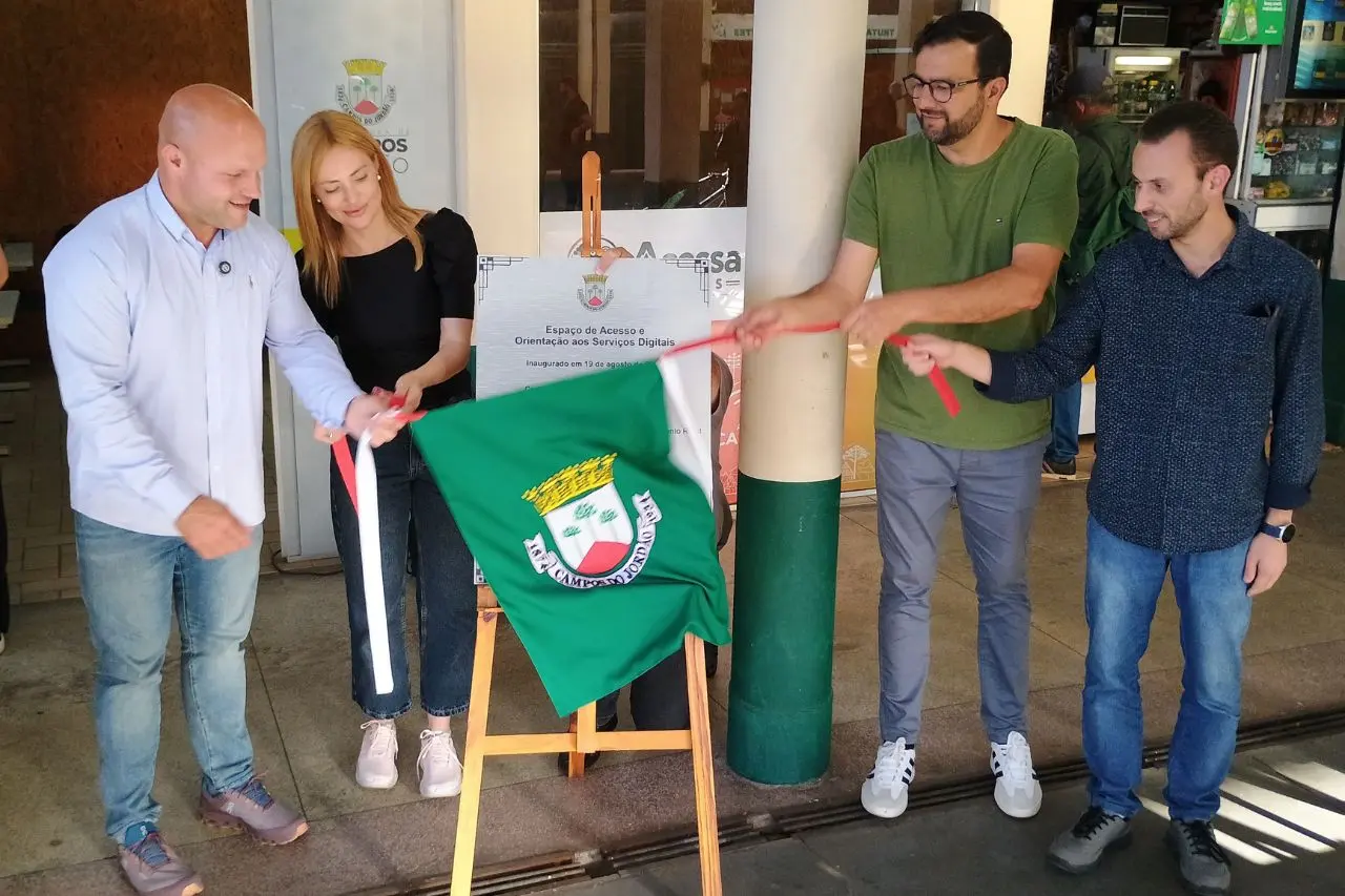 Serviços públicos digitais podem ser acessados no Mercado Municipal