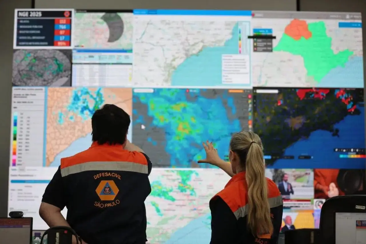 Defesa civil alerta para temporais com chegada de nova frente fria