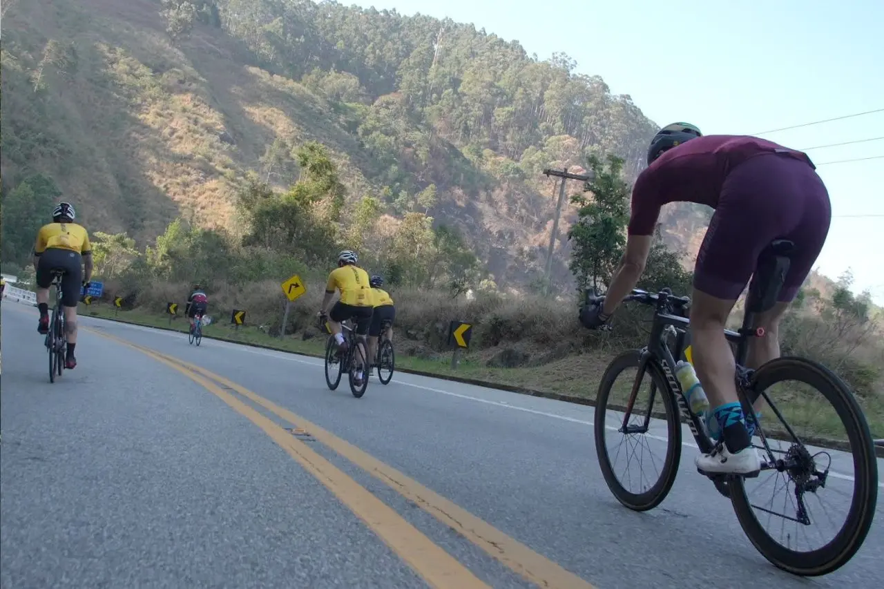 3.500 ciclistas desafiam as montanhas da Mantiqueira no L’Étape Brasil