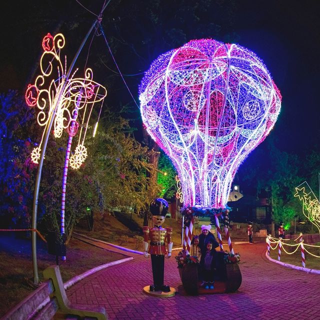 Decoração de Natal atrai público para Campos do Jordão no Final de Ano