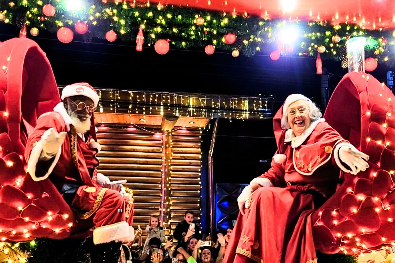Caravana Coca-Cola atrai milhares de pessoas e reforça o maior Natal já vivido em Campos do Jordão