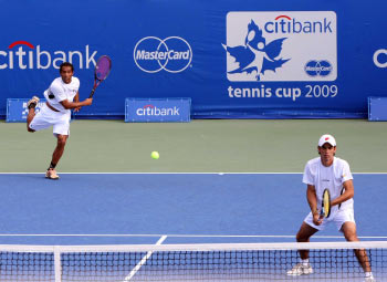 Júlio e Rogério Silva estão na final de duplas da Tennis Cup