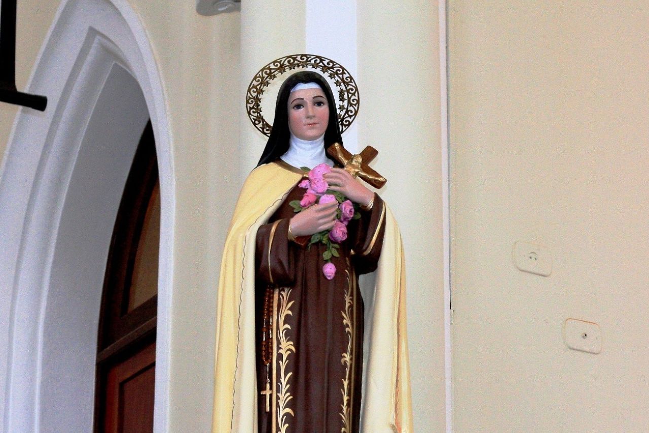 Campos do Jordão Celebra Feriado Municipal de Santa Teresinha com Festividades Religiosas e Promoção Especial no Parque Capivari