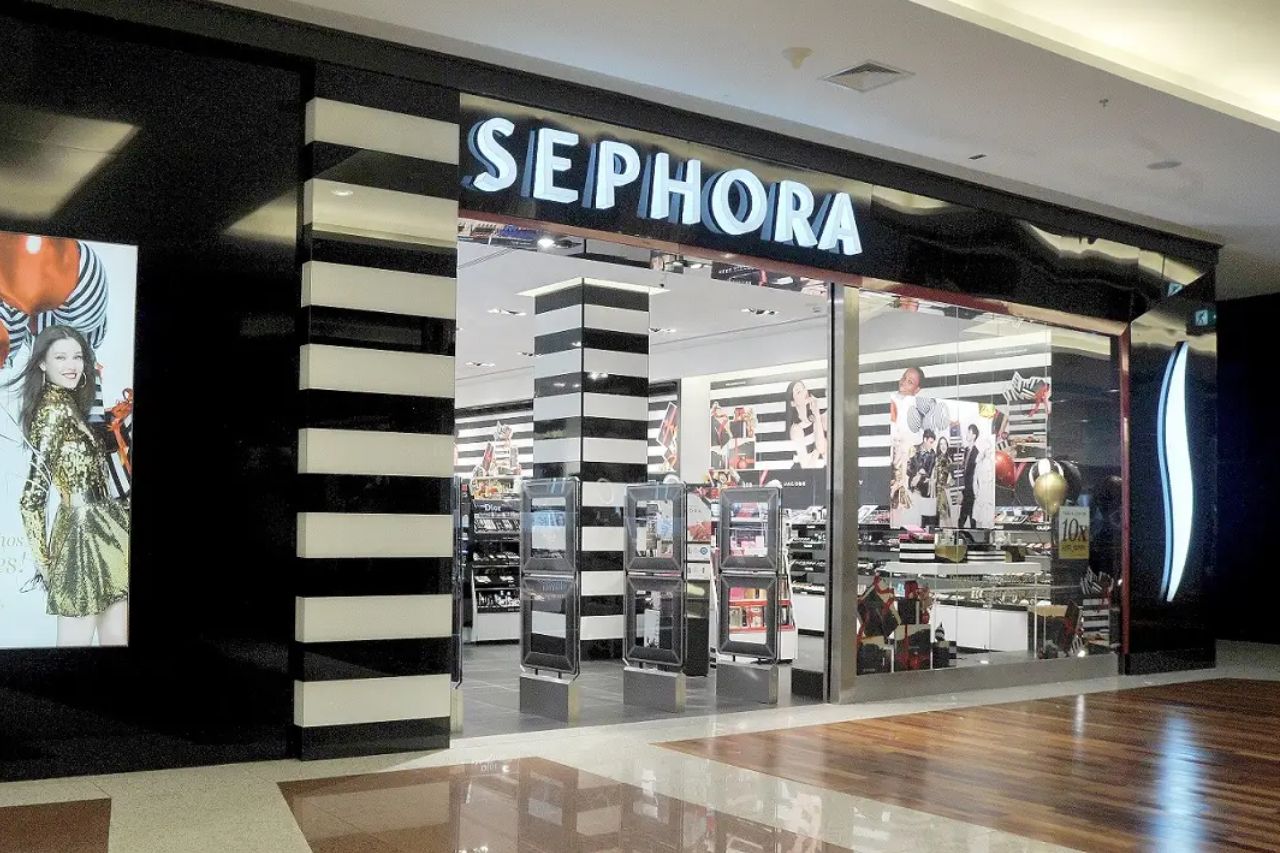 Sephora inaugura loja no CenterVale Shopping e distribui vouchers de R0 em São José dos Campos