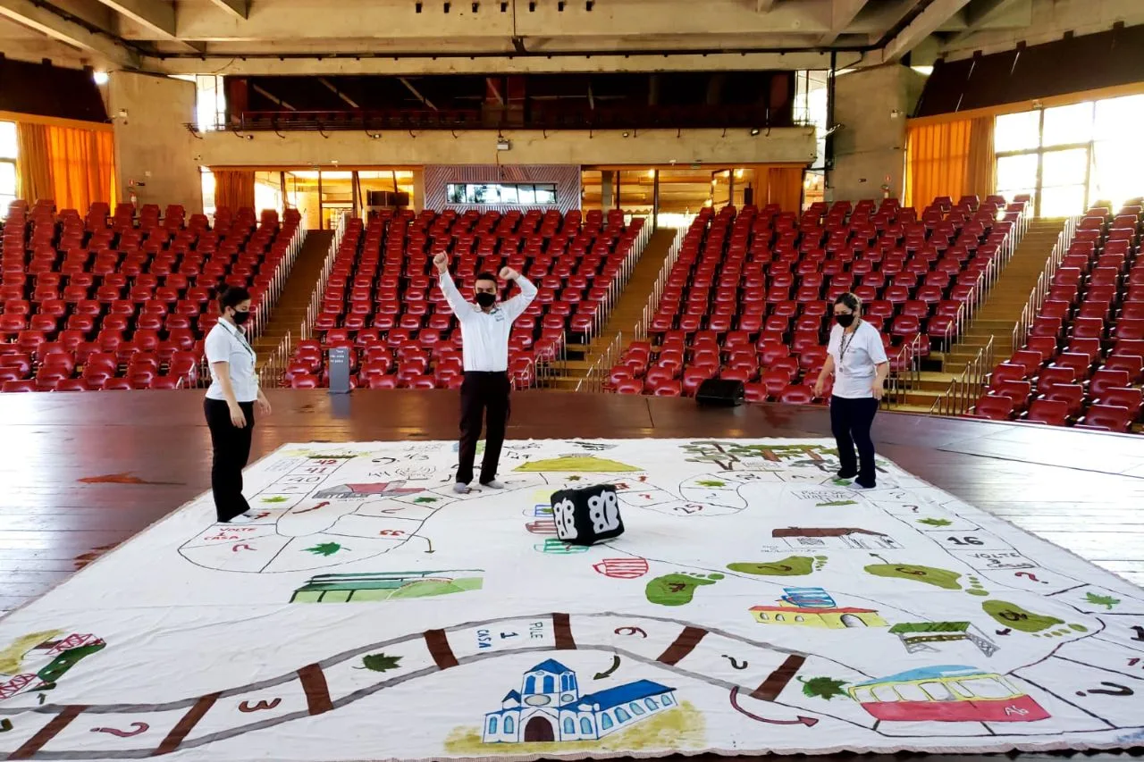 Museu Felícia Leirner e Auditório Claudio Santoro realizam jogo de tabuleiro gigante em homenagem ao aniversário de Campos do Jordão