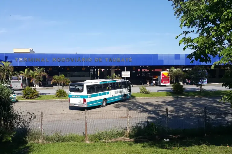 Obra na Rodoviária Nova muda trânsito e três linhas de ônibus em Taubaté a partir de segunda