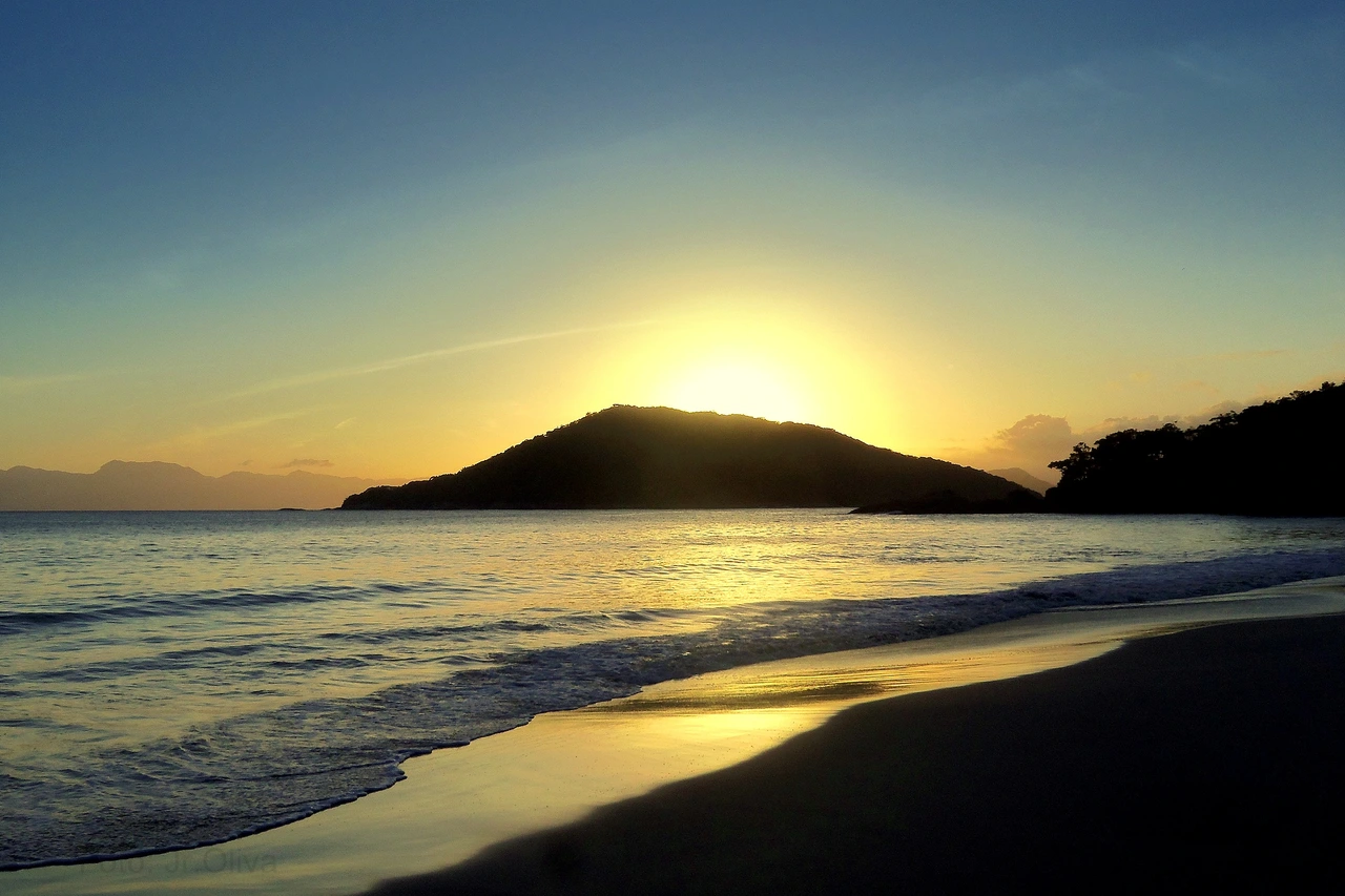 Entardecer na Praia do Itaguá, em Ubatuba, em fotografia de arquivo de 2014.