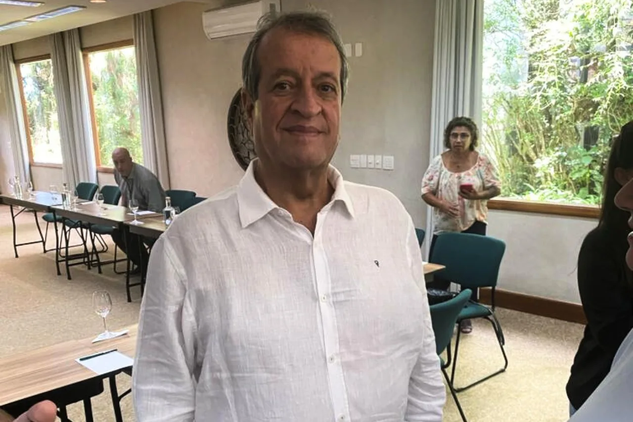 Valdemar da Costa Neto (PL) Participa de Reunião com Políticos e Empresários em Campos do Jordão
