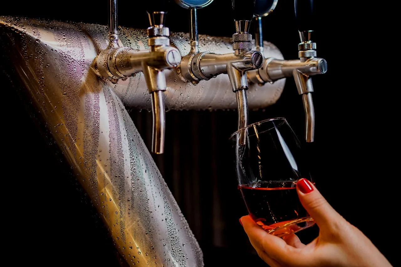 Vinhos de verão: bares e restaurantes ampliam oferta de “rótulos frescos” para dias quentes